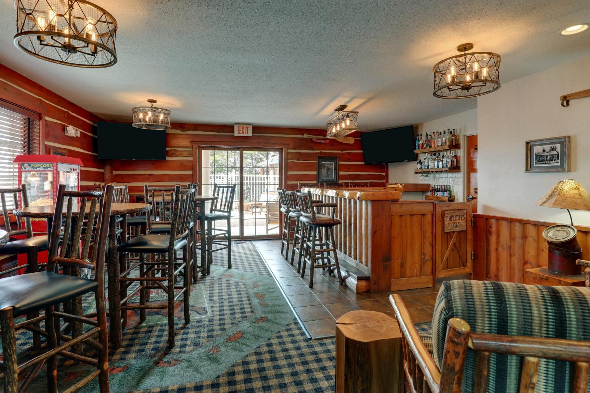 Stoney Creek Inn Куинси Екстериор снимка