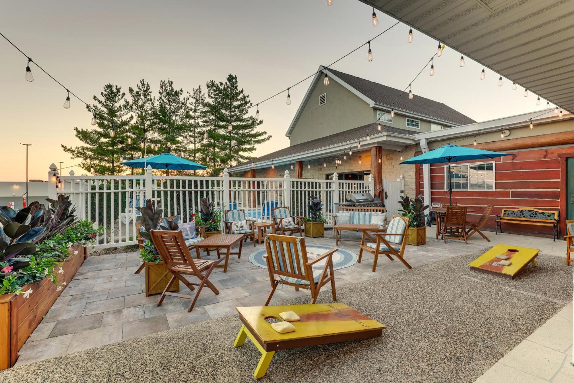 Stoney Creek Inn Куинси Екстериор снимка