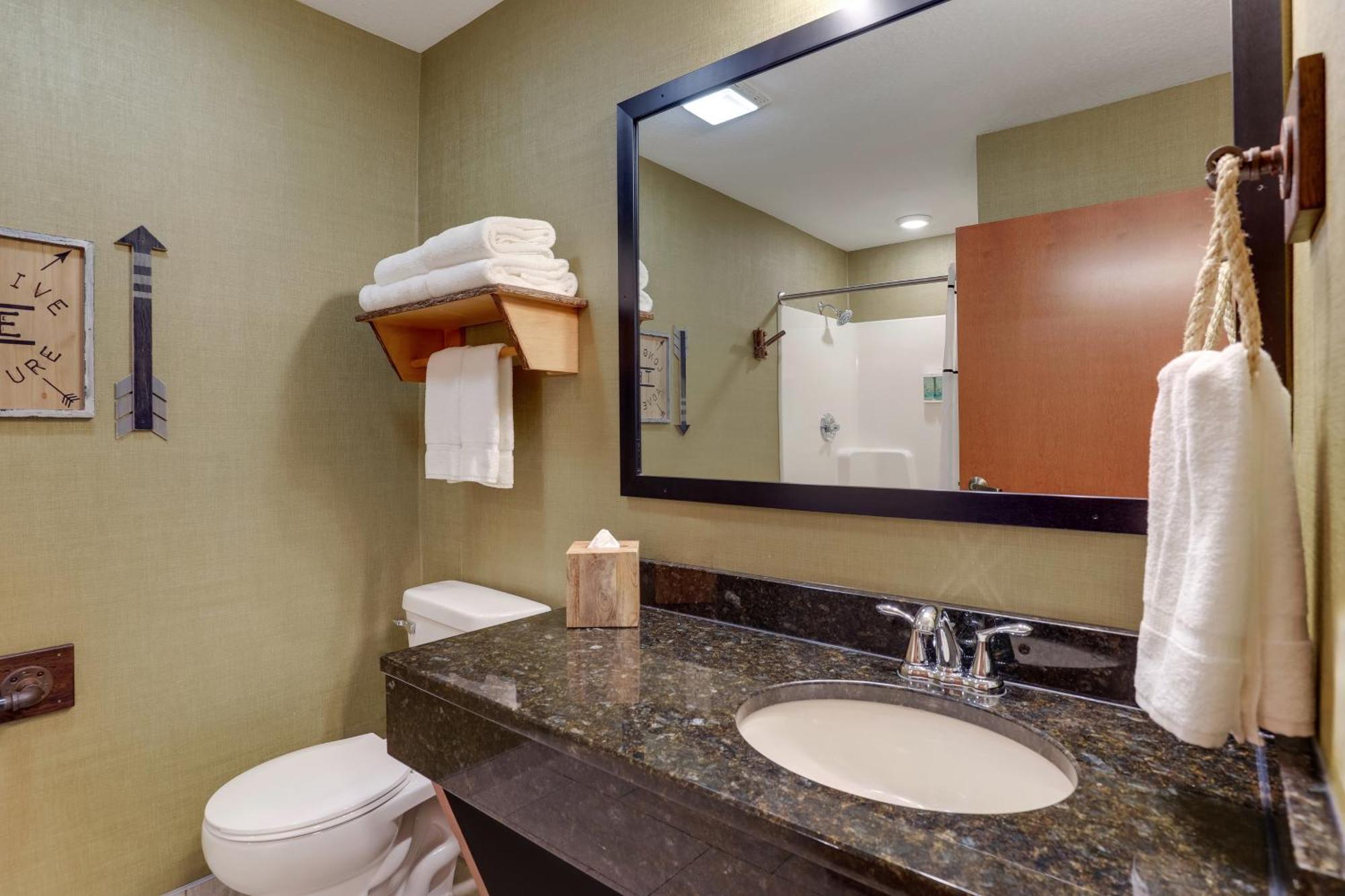 Stoney Creek Inn Куинси Екстериор снимка