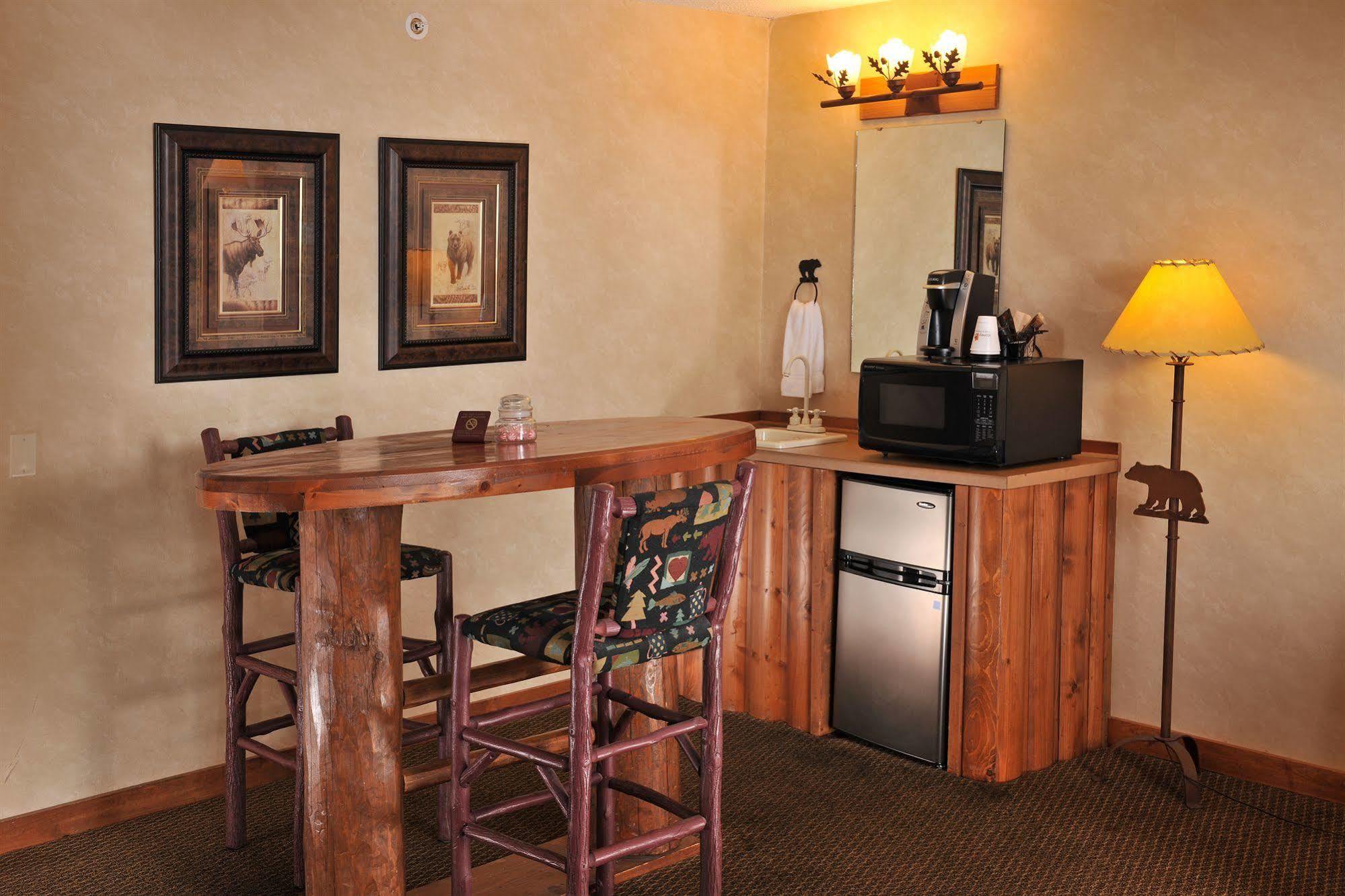 Stoney Creek Inn Куинси Екстериор снимка