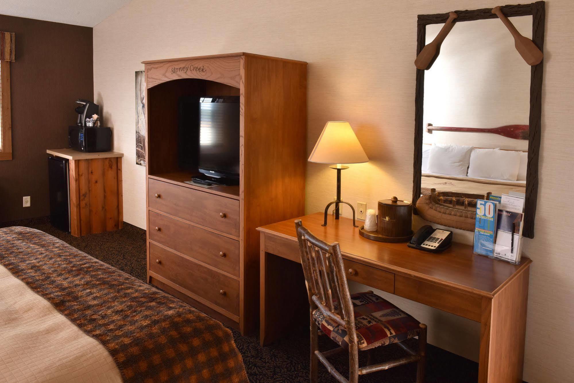 Stoney Creek Inn Куинси Екстериор снимка